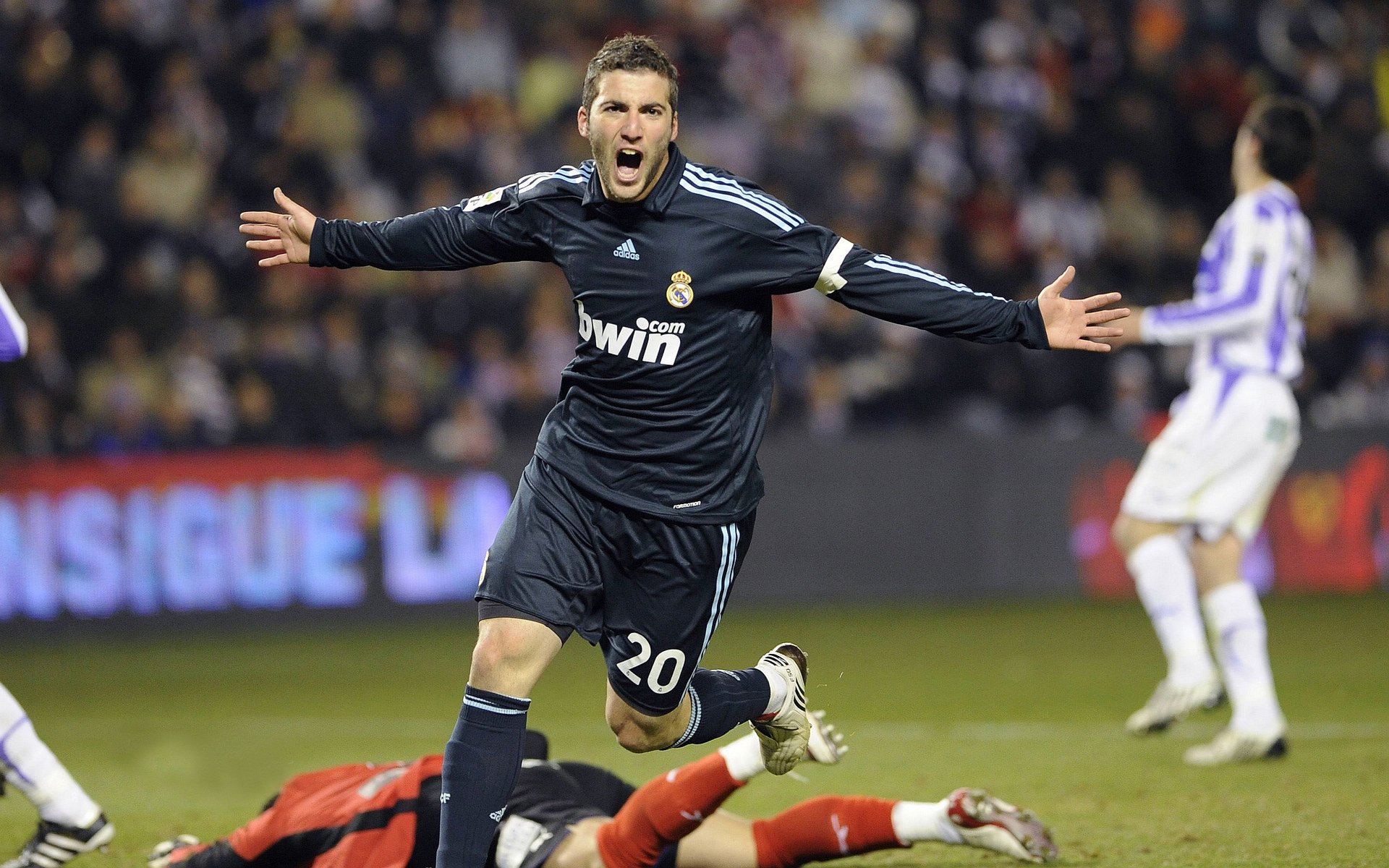 体育场馆周边商业配套完善,带动当地就业增长,体育场馆商业化运营的解决方案